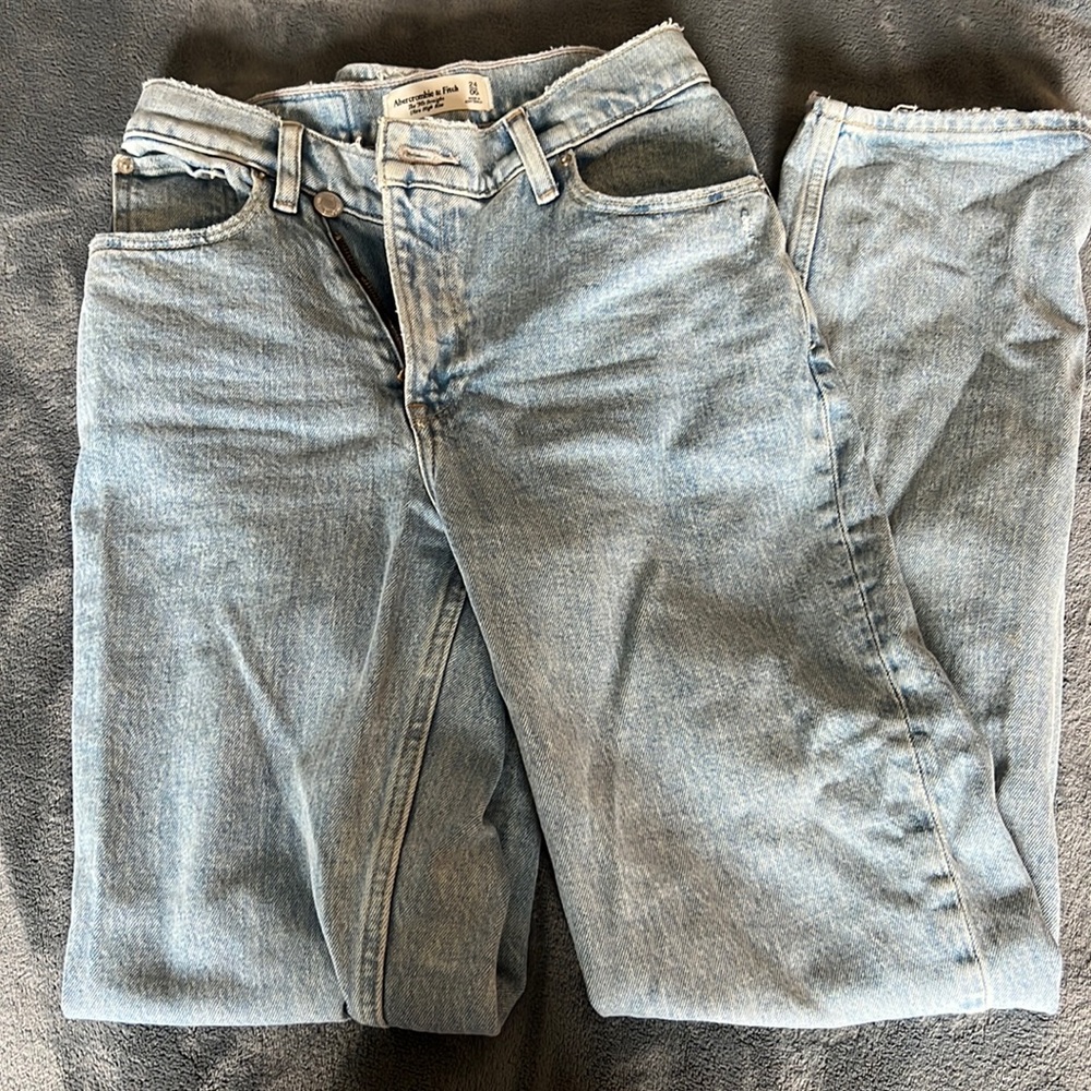 Abercrombie 90’s Straight Ultra High Rise Jeans Size 24/00